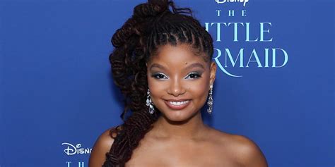 Halle Bailey Shares Hot Bikini Photos on Social Media。